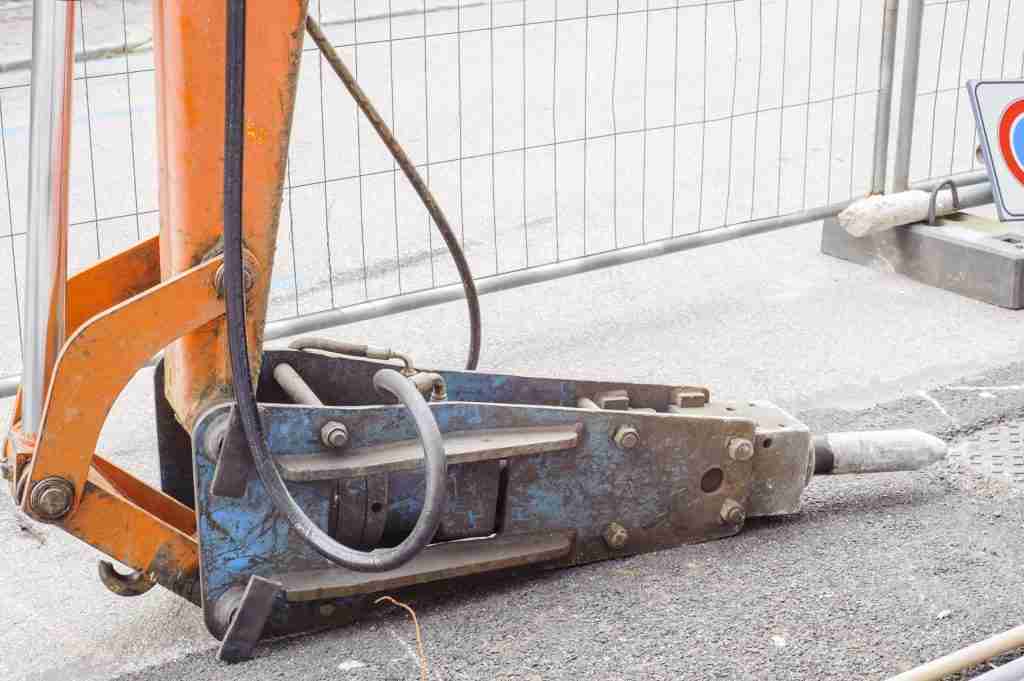 hydrualic hammer carrier protection